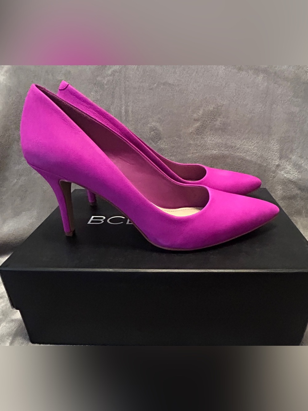 BCBG - GAMINKH in Fuchsia Suede Pointed-Toe Pumps